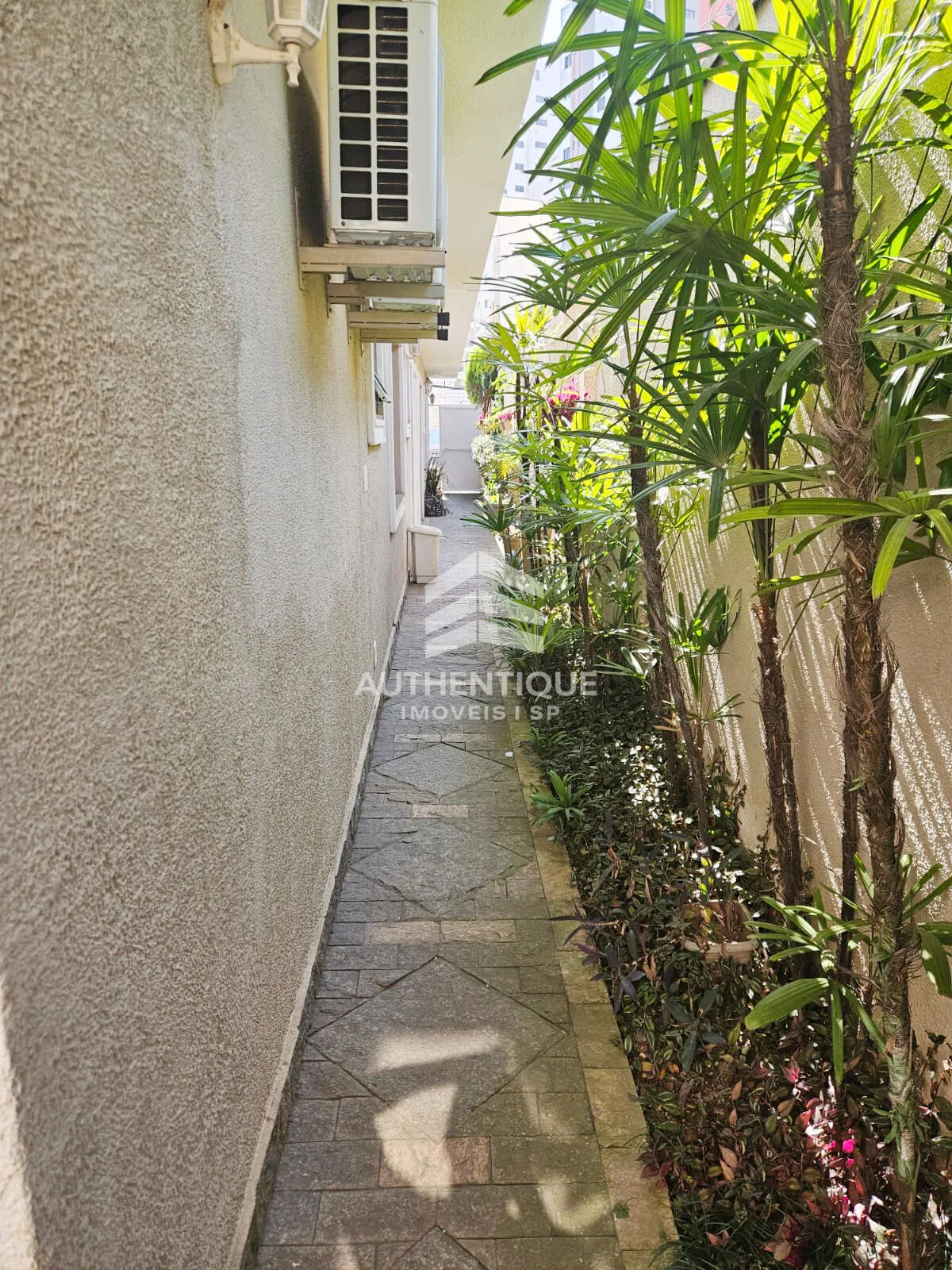 Imagem Casa Comercial I Excelente oportunidade para montar clínica, laboratório, pet, estética ou investir