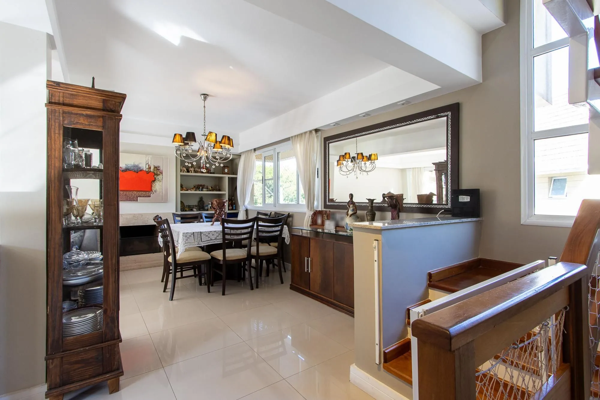 Imagem Casa condomínio | 3 dormitórios | 1 Suíte | 240,82 Privativos | 2 Vagas | Bairro Teresópolis