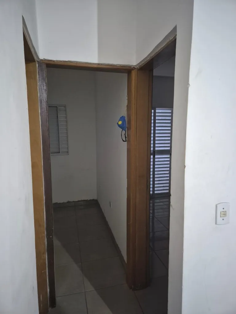 Imagem Aluguel de Apartamento em Santo André-SP, Cidade São Jorge - 2 quartos, 1 banheiro, 1 vaga, 45m² de área.