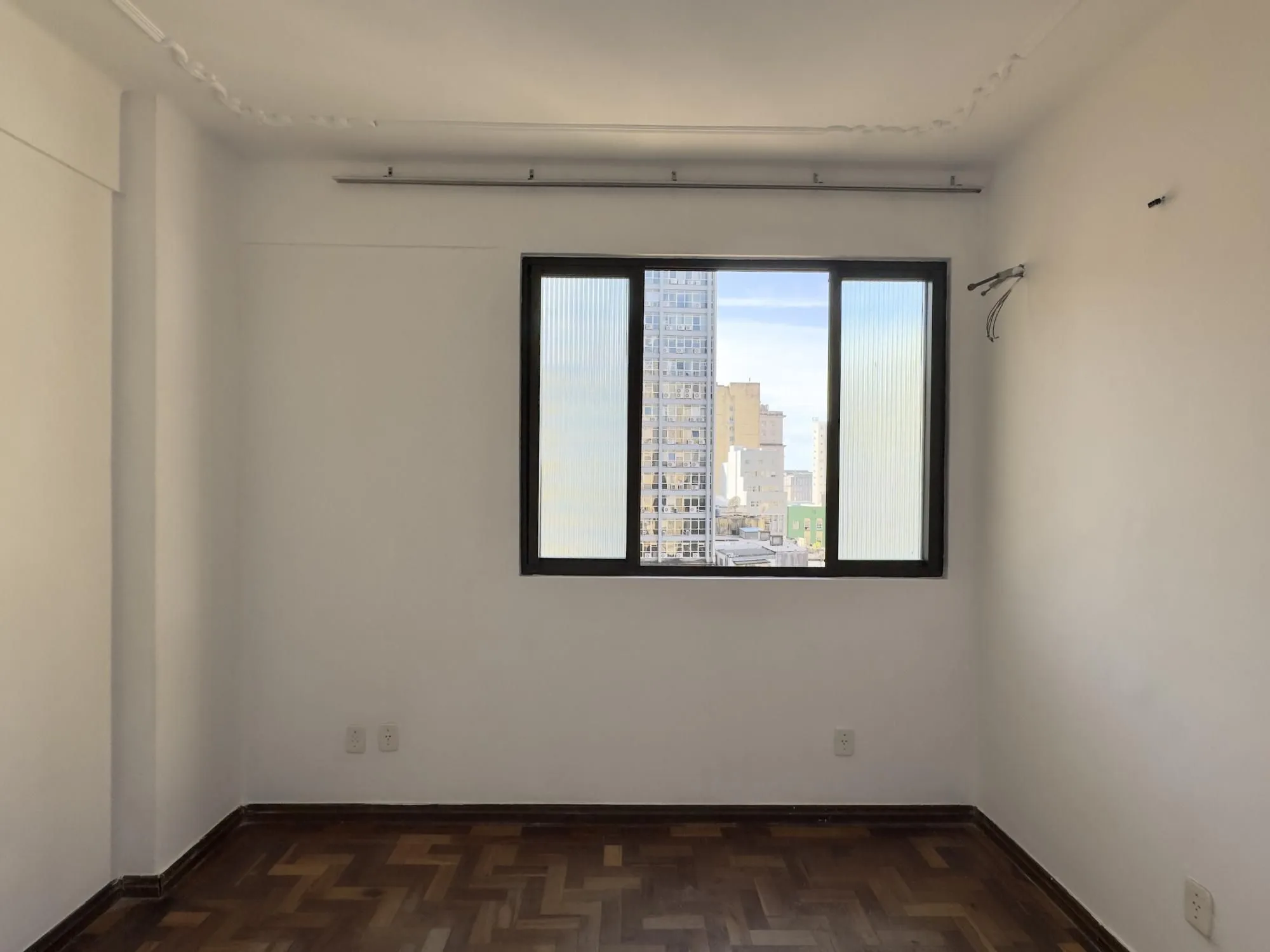 Imagem APARTAMENTO 2 DORMITÓRIOS TOTALMENTE REFORMADO NO CENTRO HISTÓRICO