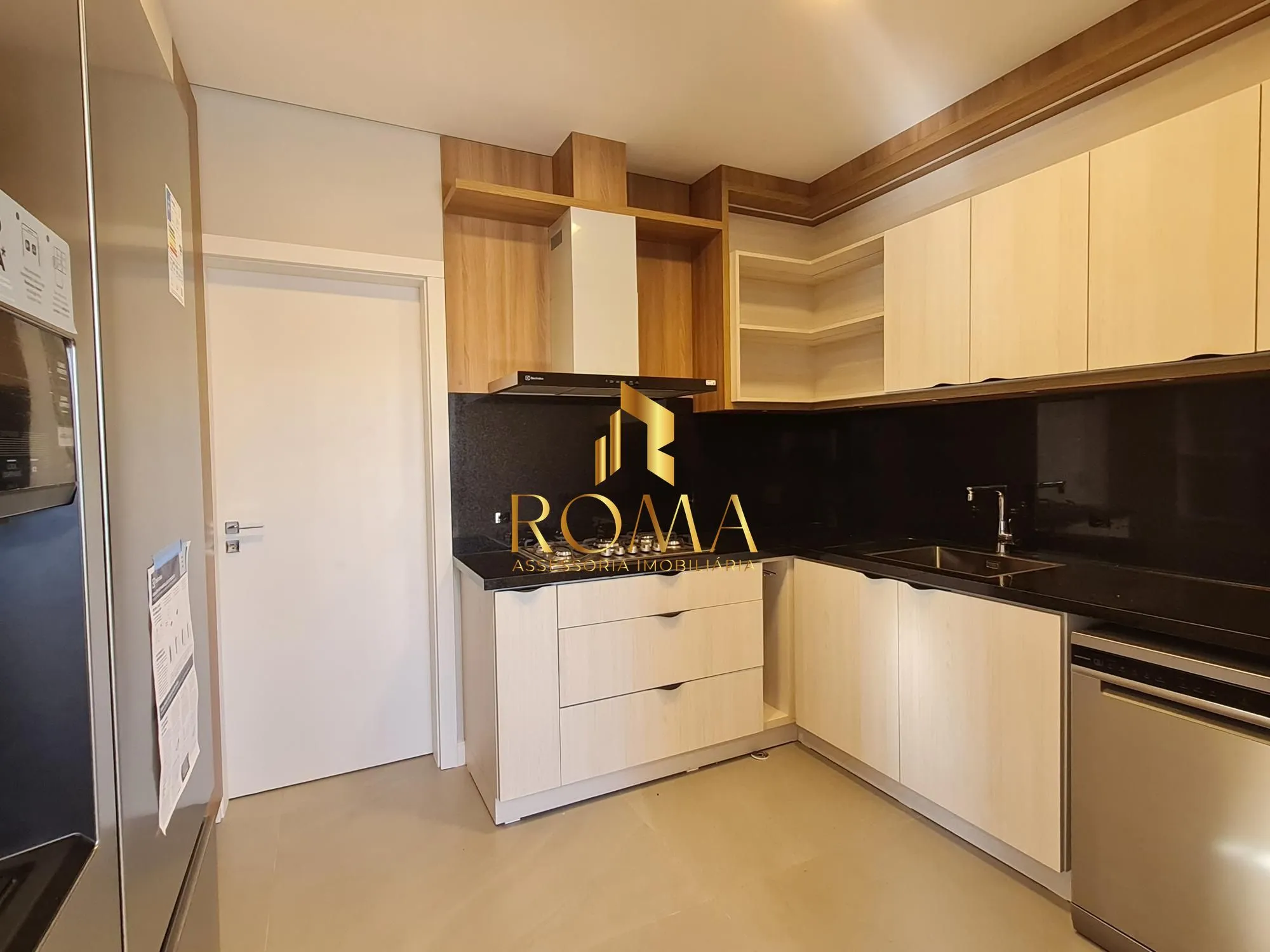 Imagem Casa de Alto Padrão no Condomínio Viareggio | 4 Suítes em Camobi, Santa Maria