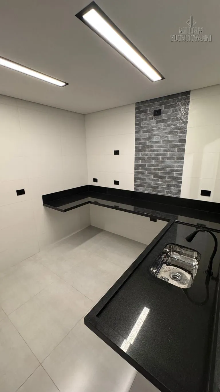 Imagem Sobrado 2 Dormitórios com Quintal - 63m²