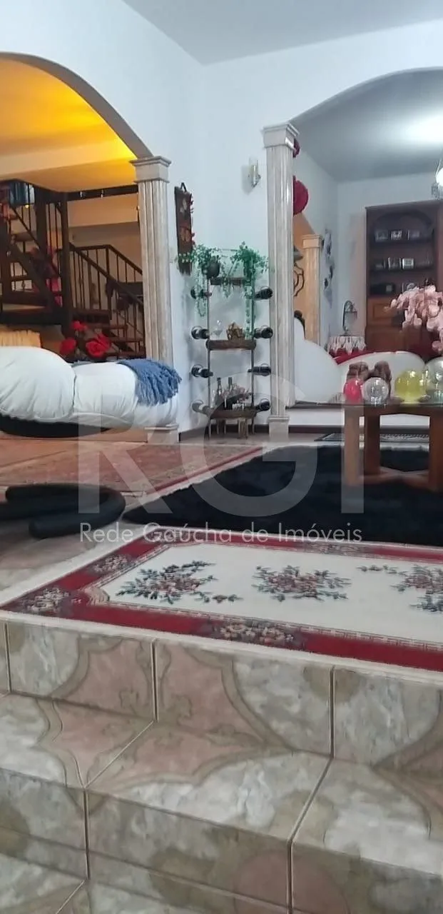 Imagem Casa para Venda - 750m², 6 dormitórios, sendo 3 suites, 4 vagas - Partenon