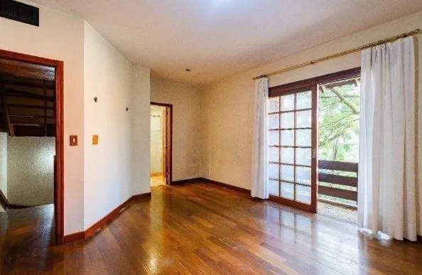 Imagem Casa sobrado no bairro Bela Vista de 3 dormitórios e 3 vagas DESOCUPADA