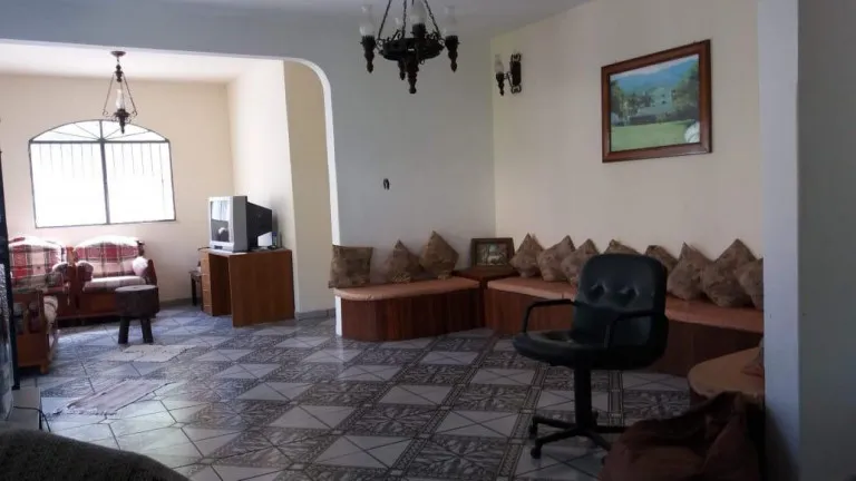 Casa com 4 Quartos à Venda, 350 m² em Vila Muriqui - Mangaratiba
