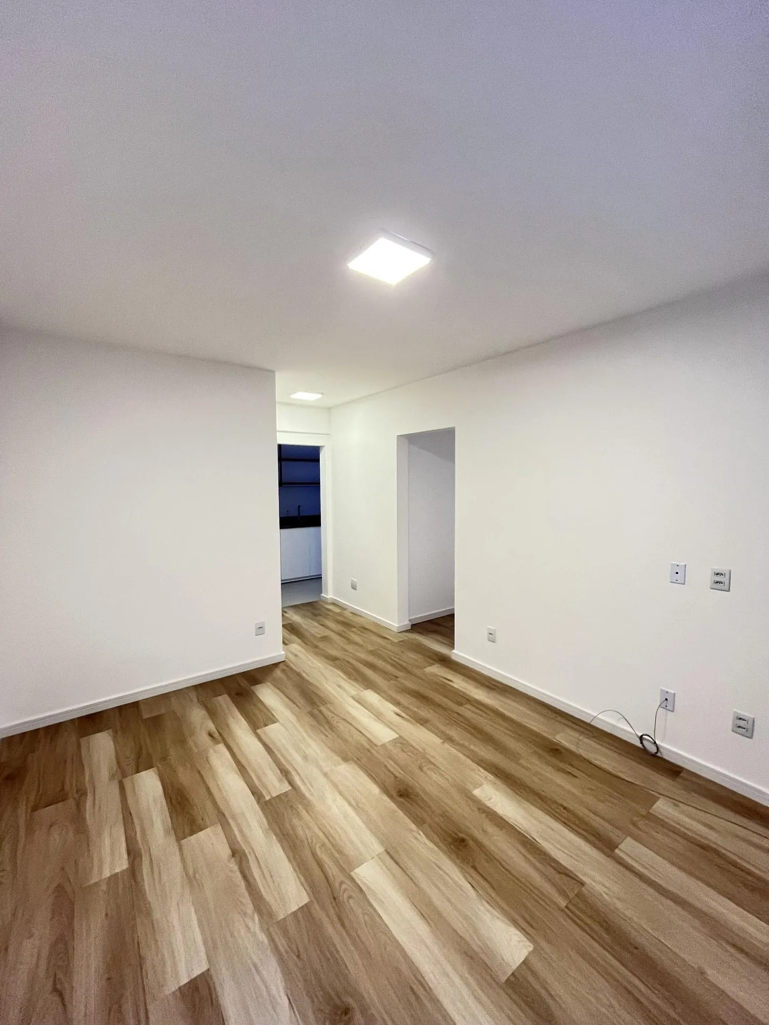 Imagem Apartamento de 2 quartos, suíte e 1 vaga de garagem no bairro Bom Fim em POA