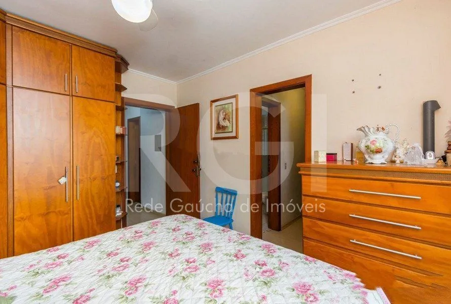 Imagem Casa 3 dormitórios à venda Menino Deus Porto Alegre/RS