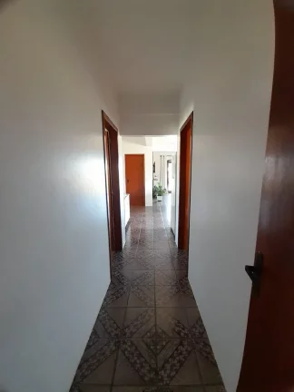 Imagem Magnífico Imóvel em Garopaba-SC: Casa e 2 Aptos, Vista para o Mar, 310m², Próx. à Praia.