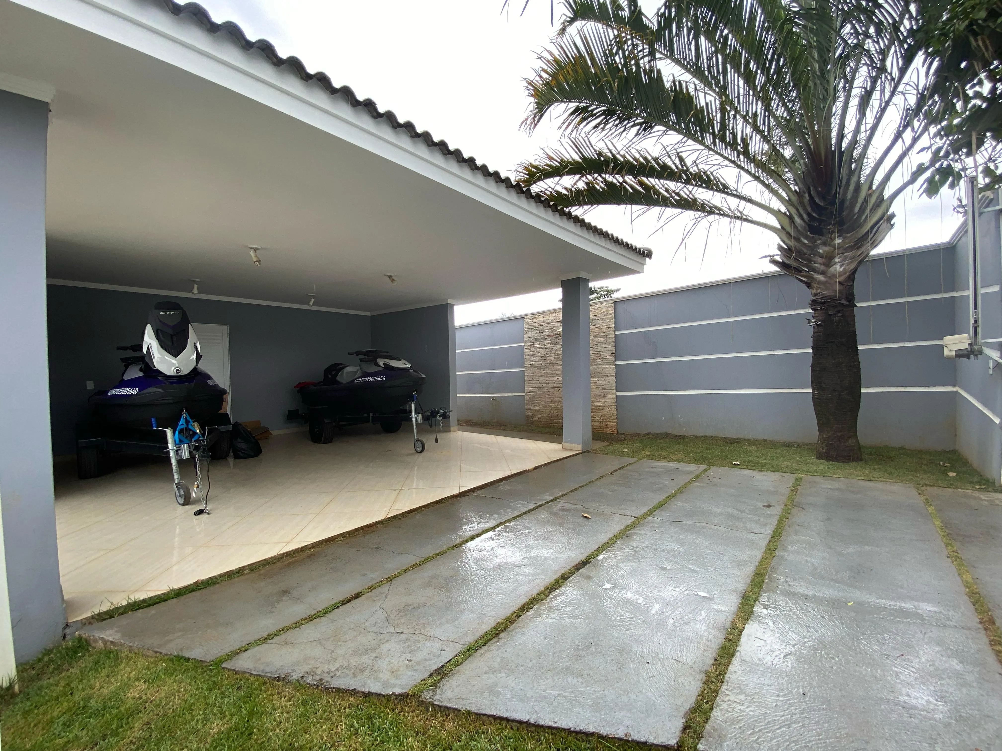 Imagem Exclusivo sobrado de alto padrão no Residencial Saint Charbel à 15min. do Parque Campolim e Shopping Iguatemi