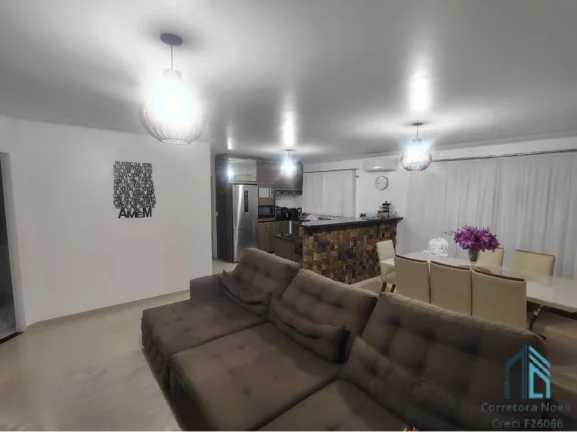Imagem Chácara LINDA com 3.700m², Semi mobiliada, 03 quartos, churrasqueira, em Colombo - PR