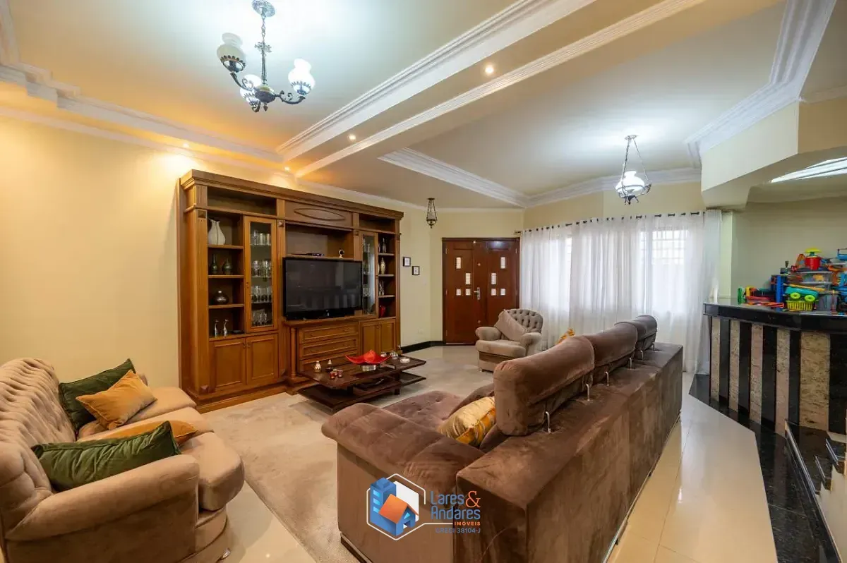 Imagem Sobrado para venda em Chácara Inglesa com 3 quartos, sendo 3 suítes, 300m²
