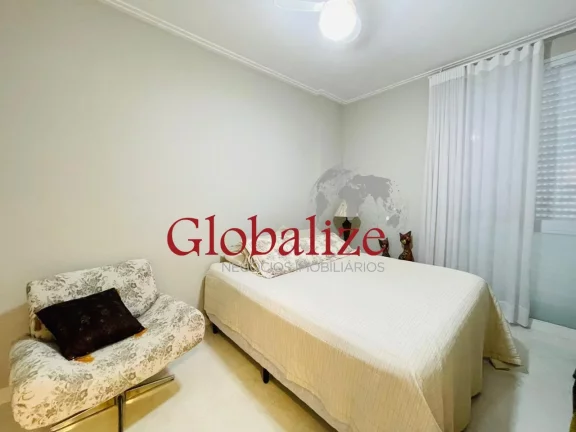 Imagem Apartamento 03 dormitórios todo reformado no Gonzaga próximo da praia por R$2.500.000,00