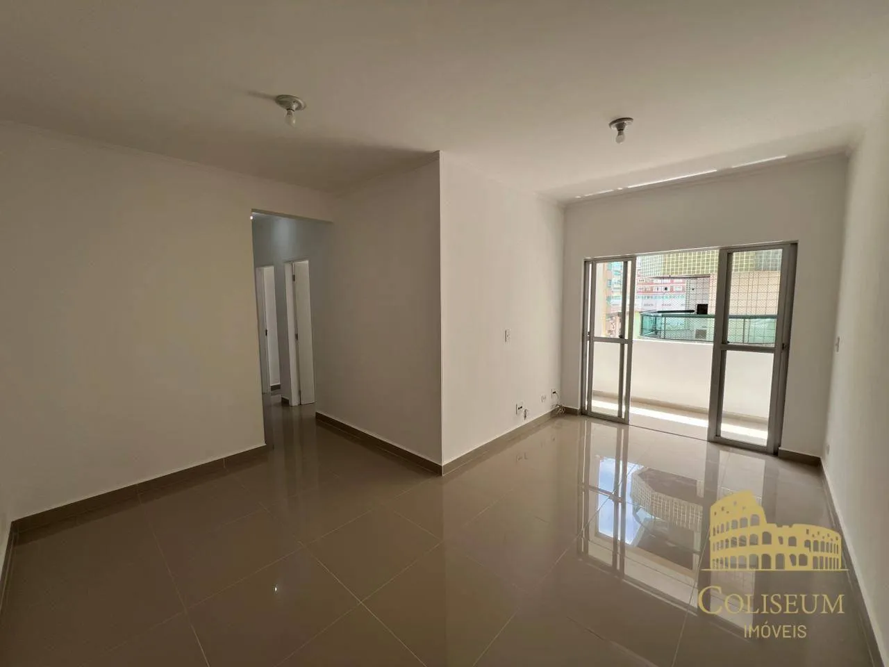 Foto do imóvel Apartamento com 2 dormitórios à venda, 79 m² por R$ 450.000,00 - Tupi - Praia Grande/SP
