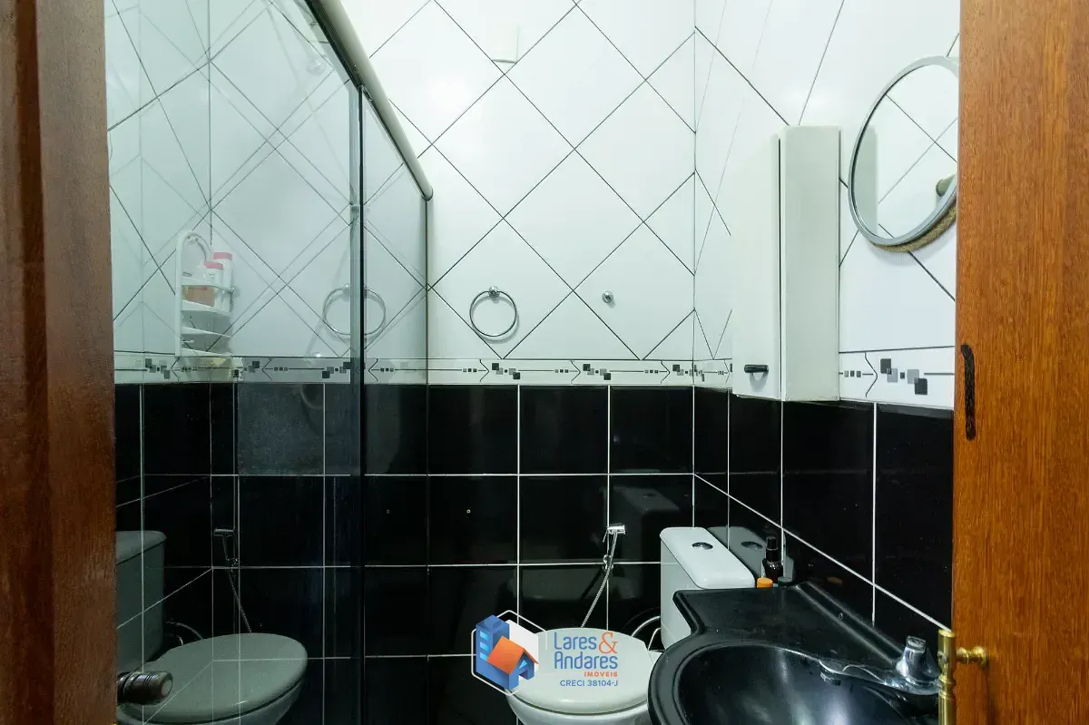 Imagem Sobrado para venda em Vila Marina com 2 quartos, sendo 2 suítes, 180m²