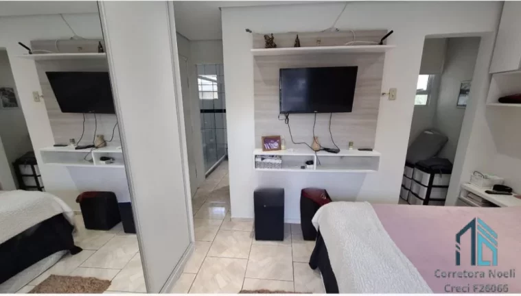 Imagem (PERMUTA) Sobrado 03 quartos c/suíte, no Santa Cândida em Curitiba PR