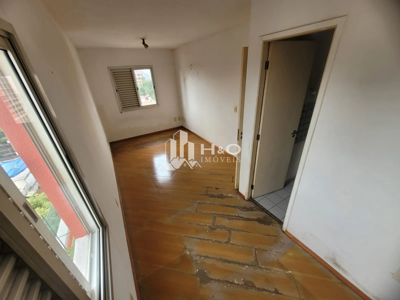 Imagem Apartamento à venda no bairro da Penha - 2 dormitórios (1 suíte), sacada e 2 vagas