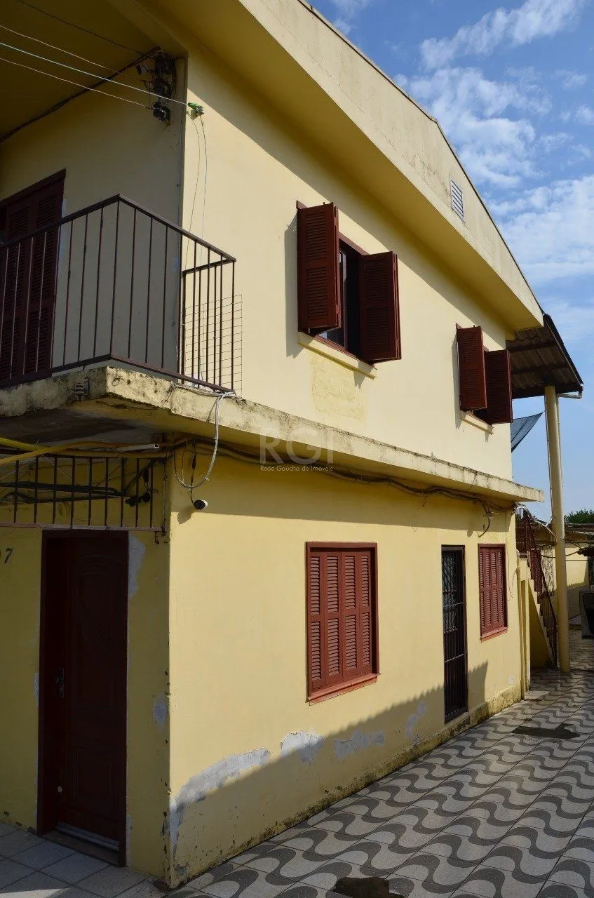 Imagem Casa Com 5 dormitórios no Bairro Partenon