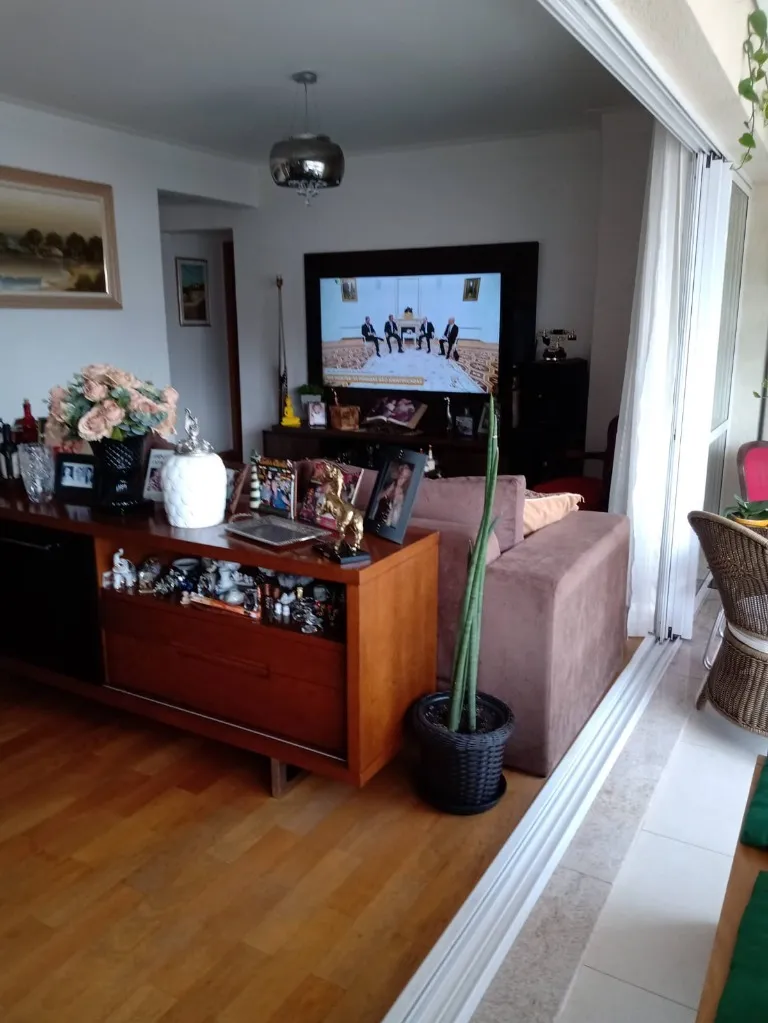 Imagem Apartamento de luxo com 4 quartos e 3 suítes à venda em São Paulo-SP, bairro Água Fria: 158m², 4 banheiros, 4 vagas de garagem.