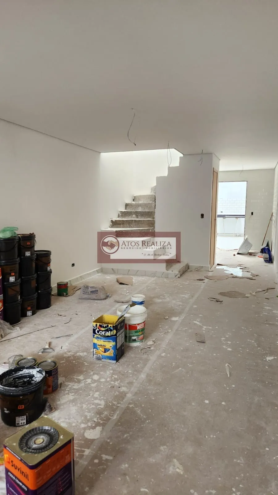 Imagem Vendo OPORTUNIDADE na Vila Ariete, Região de Campo Grande e Sabará, Sobrado de 108m² com 3 dormitórios, 1 suíte, sacada, 2 banheiros e 1 Lavabo, 2 vagas de garagem por R$720.000 para venda, Oportunidade, confira.