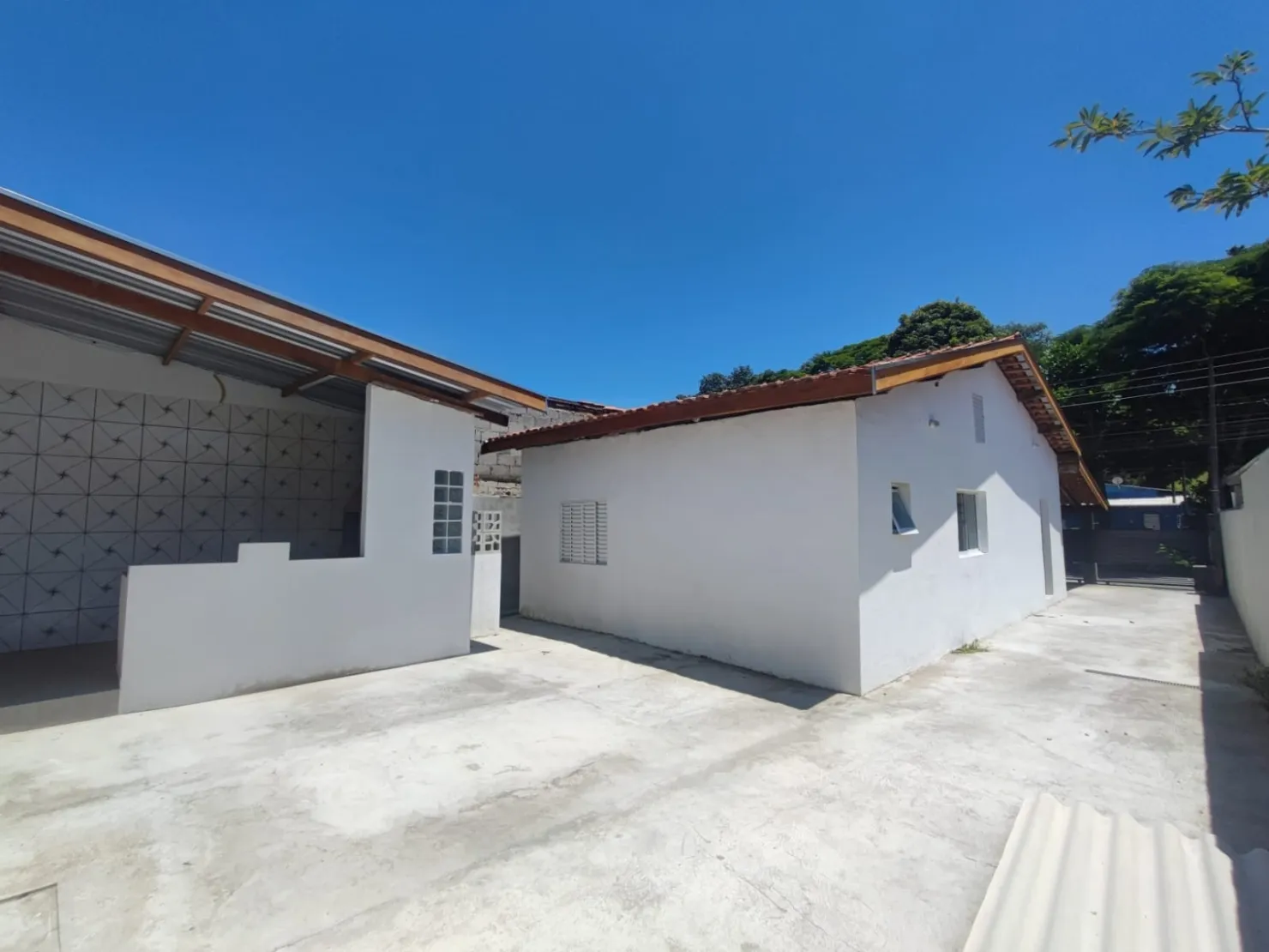 Imagem Casa à venda 3 Quartos, 2 Suites, 4 Vagas, 250M², Conjunto Residencial Araretama, Pindamonhangaba - SP