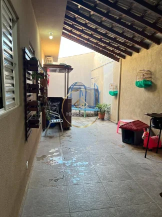 Imagem Casa, 3 Dormitórios, (1suíte), 2 vagas, Jd Santa Rosa, Sjc.