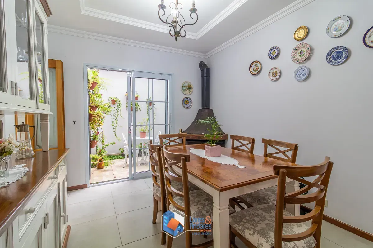 Imagem Casa no condomínio Condomínio Vila Hípica para venda com 4 quartos, sendo 2 suítes, 151m²