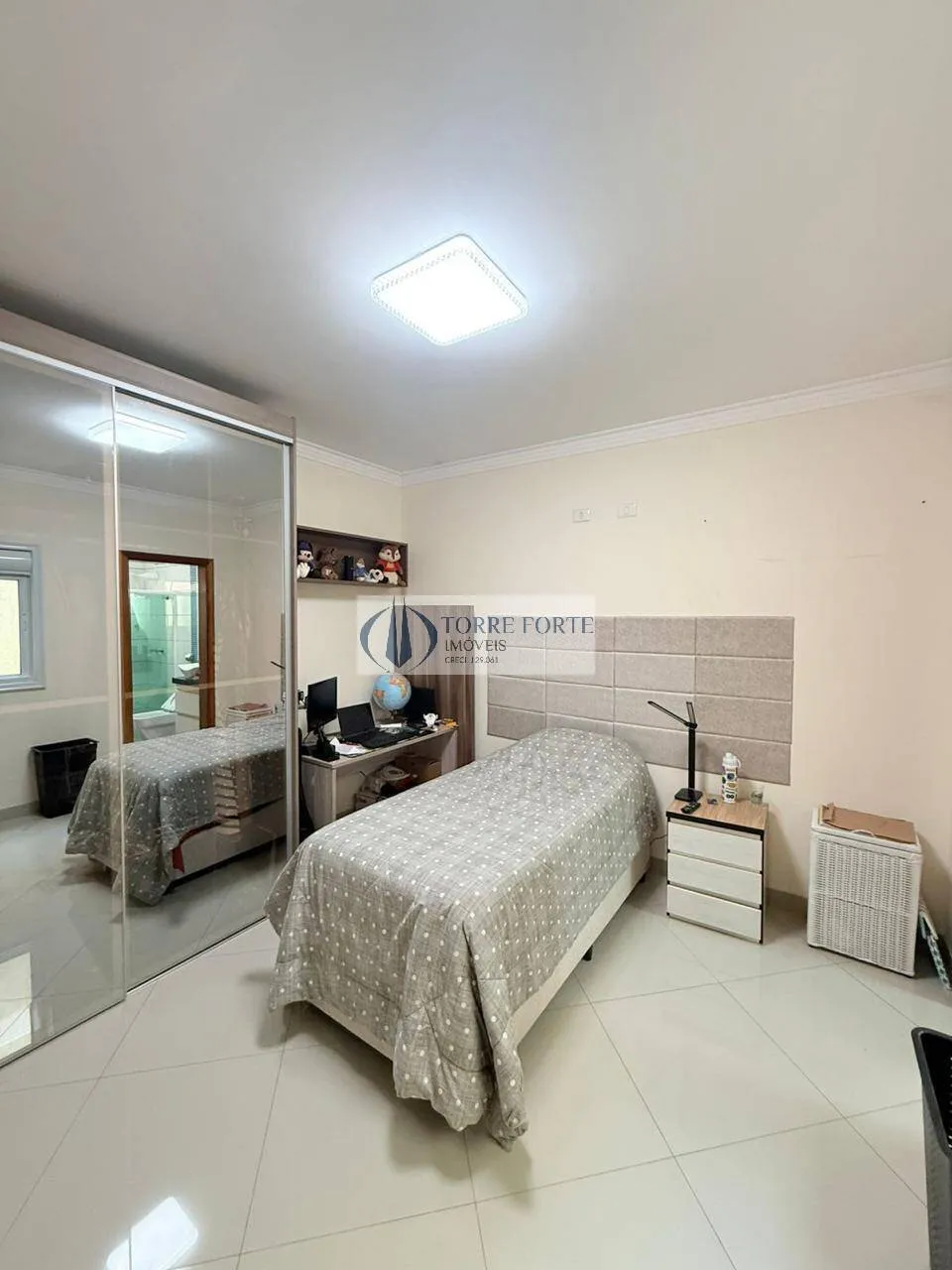 Imagem Linda casa com 4 dormitorios 4 suites 2 vagas na Penha.