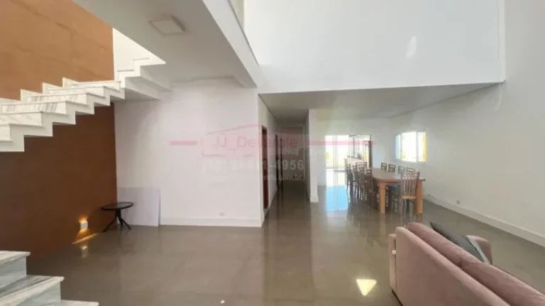Imagem Belíssima casa dentro de condomínio