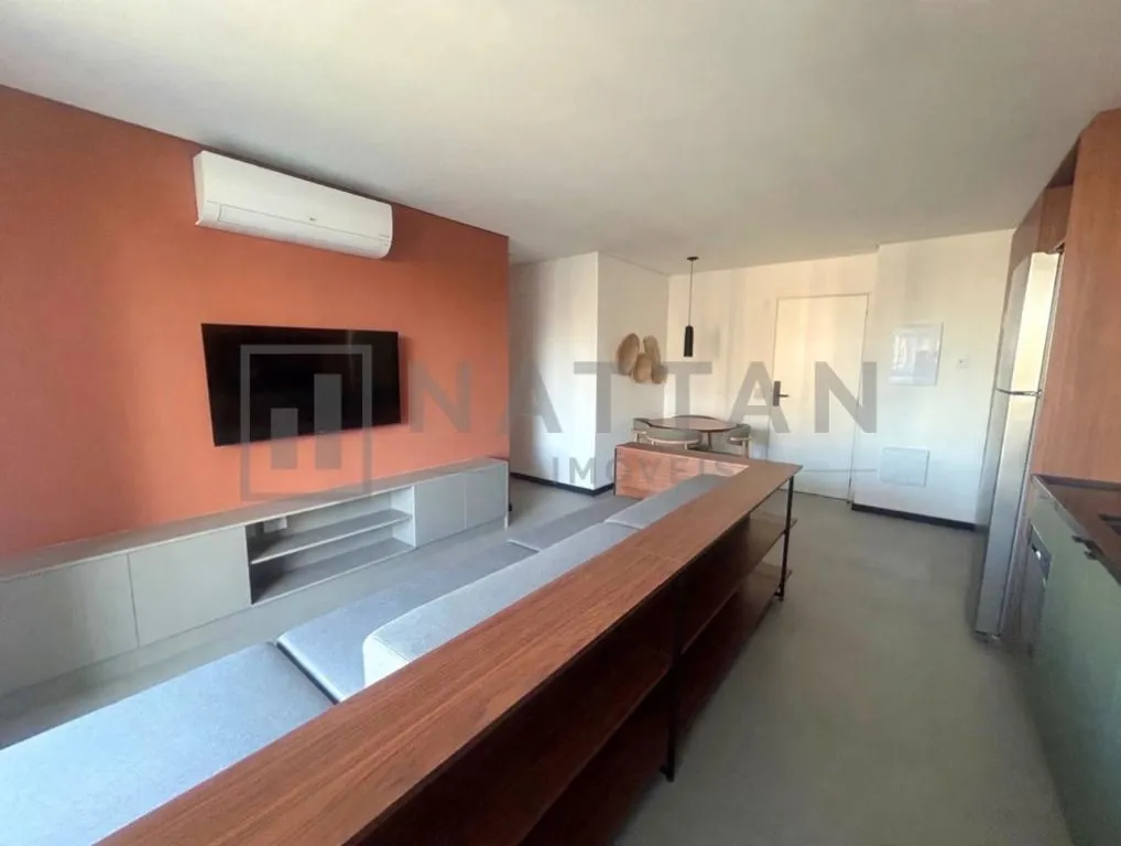 Imagem Apartamento mobiliado com varanda ampla, vista para área verde e cozinha integrada planejada