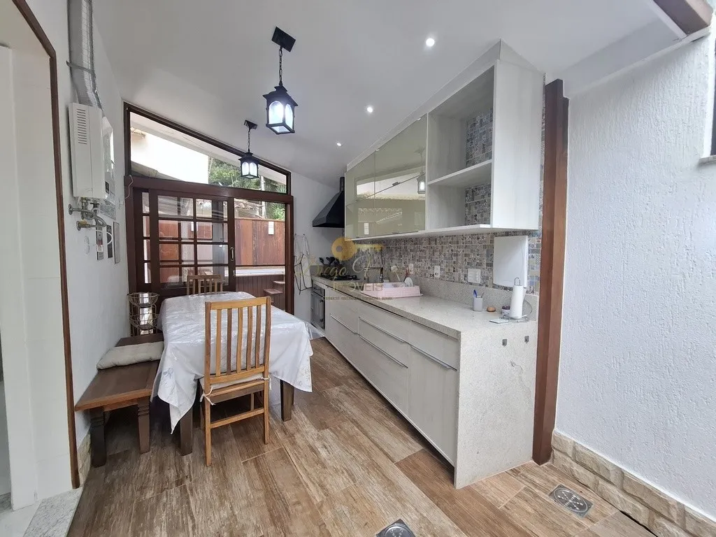 Imagem Casa em Condomínio para Venda em Teresópolis / RJ no bairro Green Valley