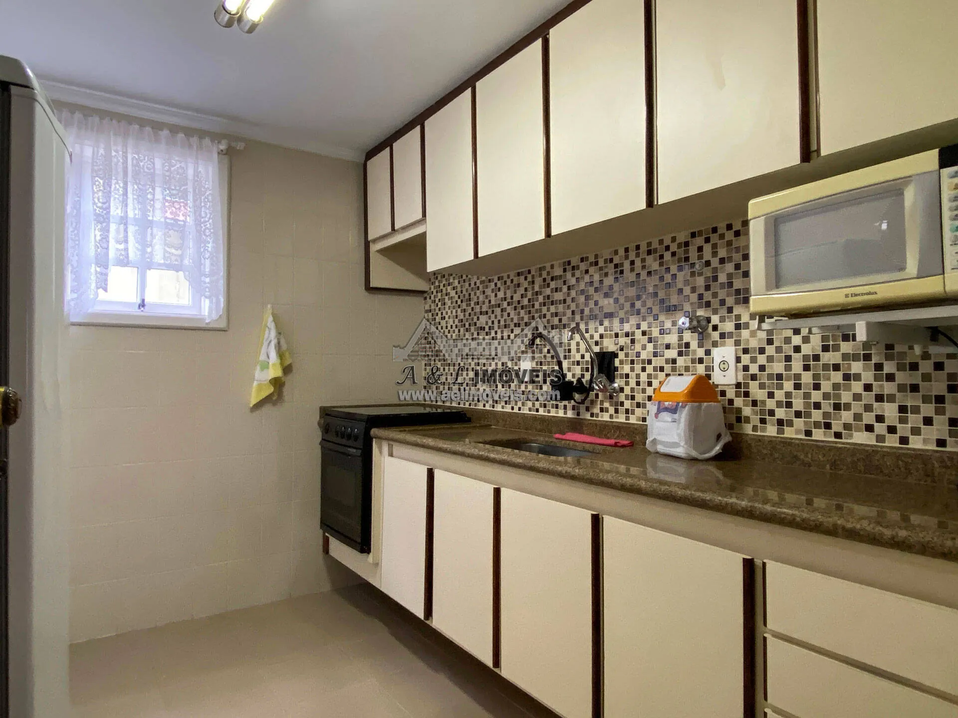 Imagem Casa à venda em Campos do Jordão - Com 03 dormitórios toda mobiliada