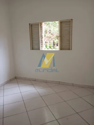 Imagem Casa com 3 Dormitórios e 2 Vagas - Conforto, Espaço e Praticidade