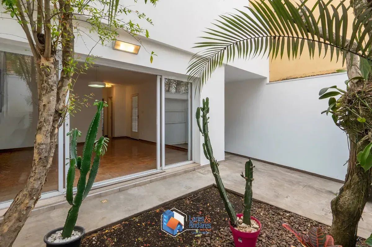 Imagem Casa para venda em Perdizes com 4 quartos, sendo 1 suíte, 171m²