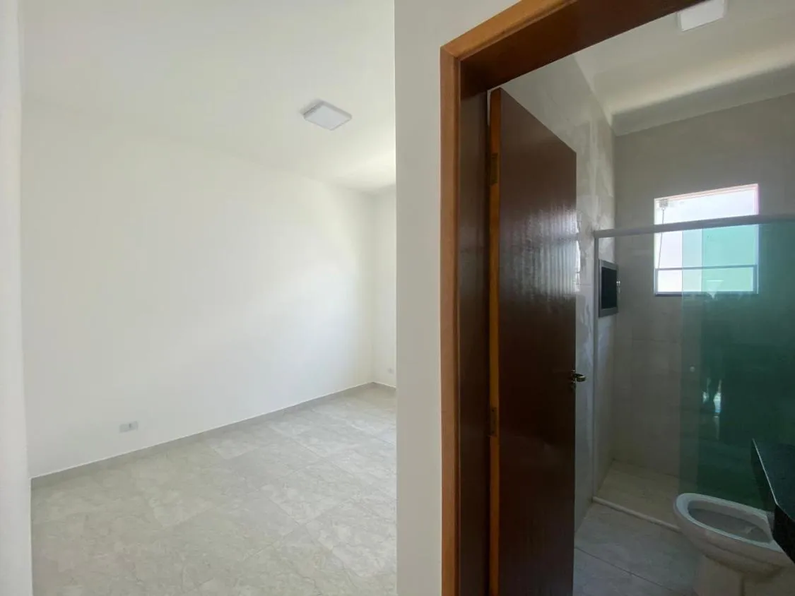 Imagem LINDA CASA NOVA COM PISCINA A 520 METROS DO MAR NO BOPIRANGA