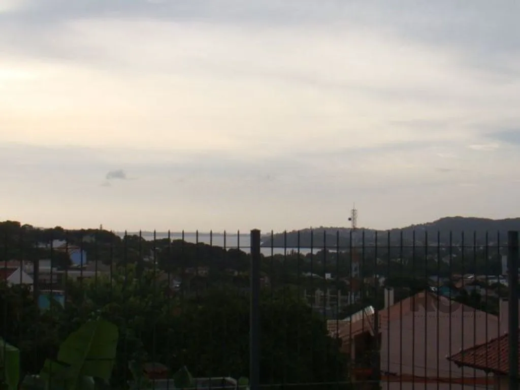 Imagem Casa de 370m² - 4 dormitórios, 2 suítes e 4 vagas de garagem no bairro Espírito Santo
