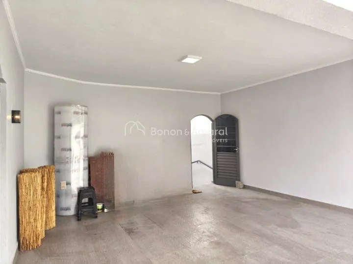 Imagem Casa Ampla com Duas Moradias Independentes, 4 Quartos, 6 Vagas e Quintal Espaçoso