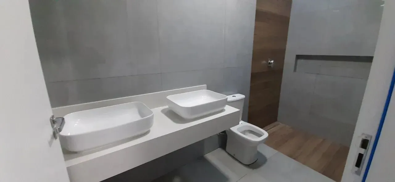 Imagem Casa de alto padrão em condomínio à venda em Sorocaba-SP, Chácaras Reunidas São Jorge: 3 quartos, 3 suítes, 3 salas, 4 banheiros, 2 vagas, 170m².