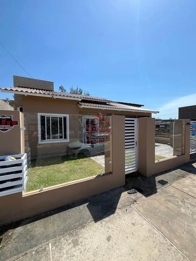 Imagem Casa 2 dormitórios com suíte a 580m do mar no Mariluz