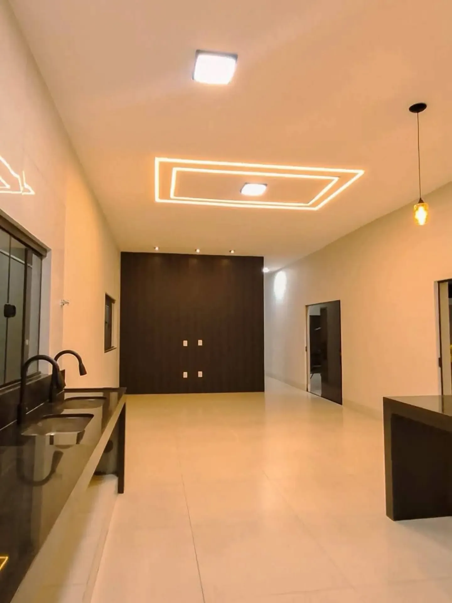 Imagem Casa 3 Suites Sozinha No Lote Na Vila Brasilia Possibilidade De Zero De Entrada