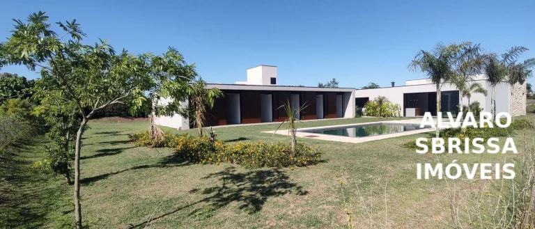 Imagem Casa de alto padrão, térrea com 5 suites, totalmente climatizada e com linda piscina.
