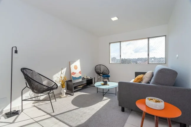 Imagem OPORTUNIDADE IMPERDÍVEL ! Apartamento Reformado 92M², 3Q, 1 Suíte, 2 Banheiros, 1 Vaga, Academia, Quadra, Playground, Salão de Festas, Salão de Jogos.