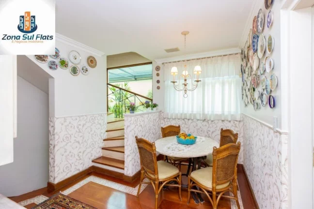 Imagem Casa Alto Padrão à Venda em Pinheiros Com 4 Suítes, 5 Vagas e Piscina Privativa