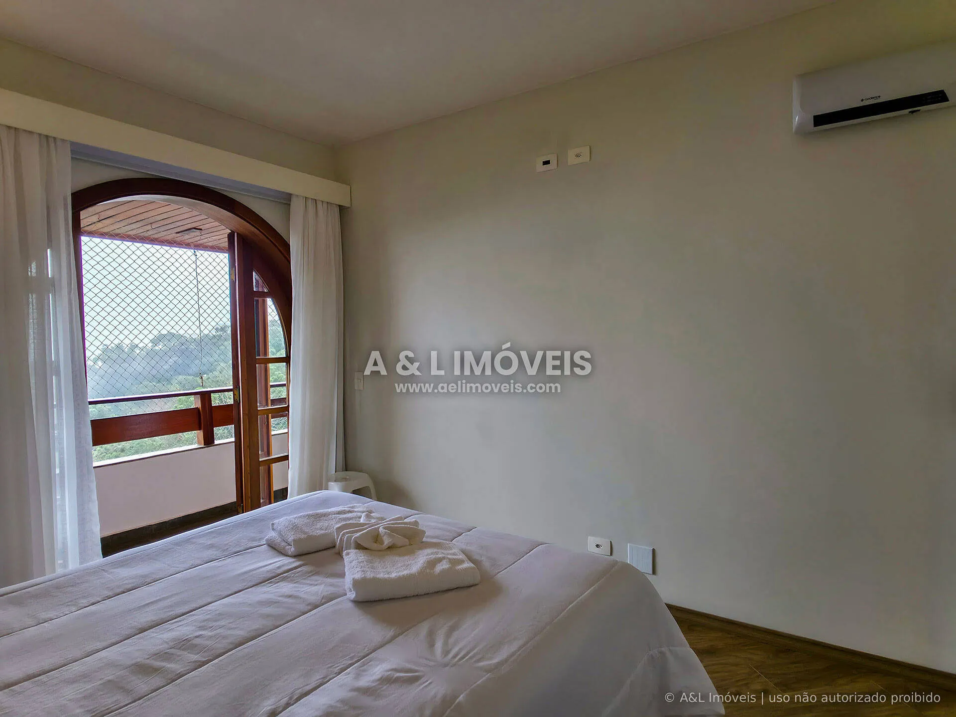 Imagem Duplex Alto do Capivari | 100,21 m² | Lareira | Condomínio Resort