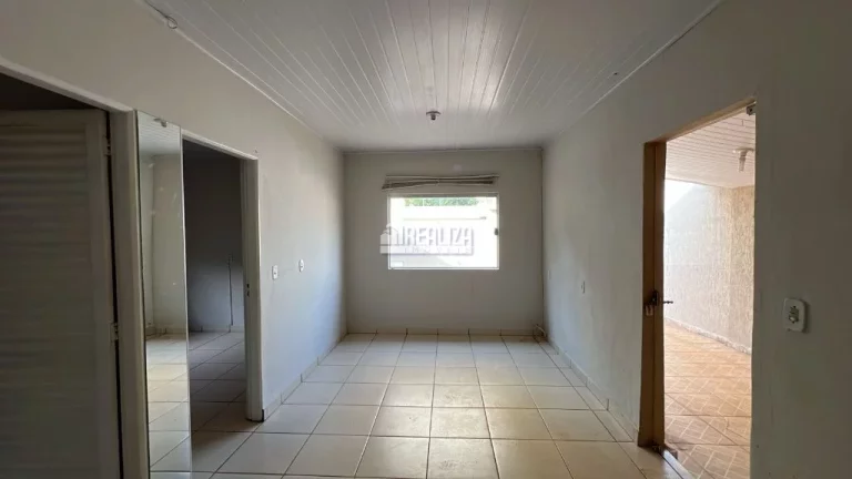 Imagem Casa para alugar no bairro Santa Maria, Uberaba: 2 dormitórios, garagem e mais!