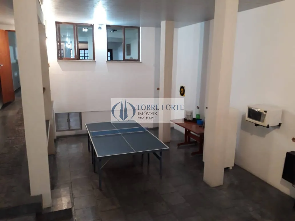 Imagem Casa espaçosa, com 380 m², 3 dormitórios sendo 1 suíte 4 banheiros, 2 vagas