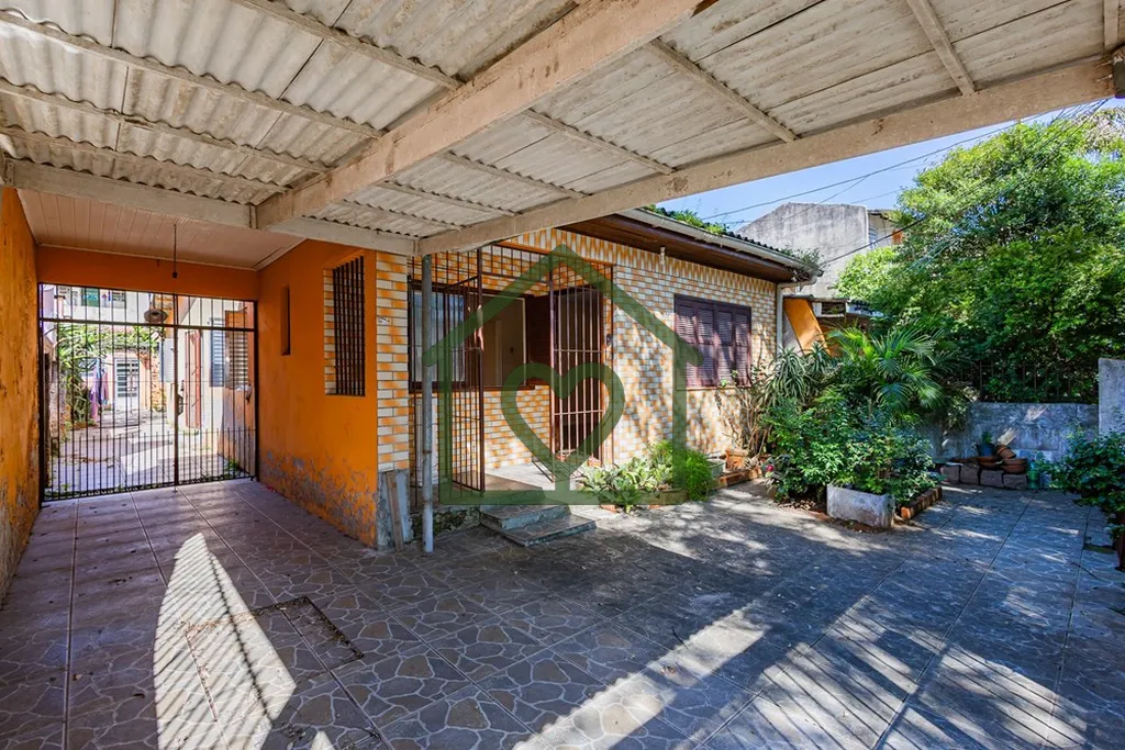 Imagem Casa residencial à venda no bairro Medianeira, em Porto Alegre

Excelente oportunidade para quem bu...