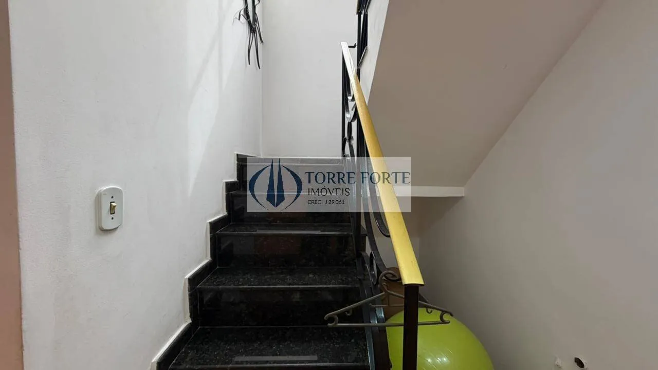Imagem Linda casa, estilo sobrado, com 4 dormitórios e 4 vagas na Vila Alpina