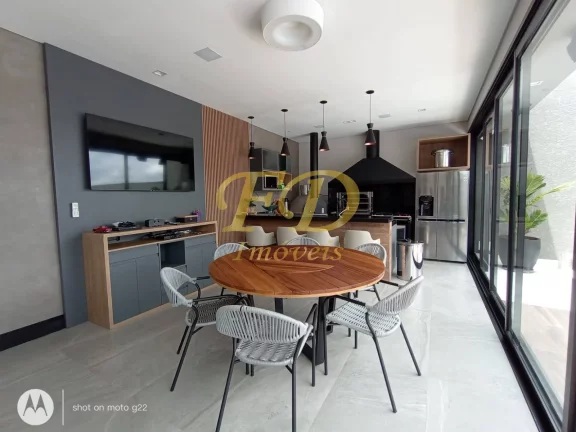 Imagem Casa de Alto Padrão em Condomínio Fechado em Mairiporã