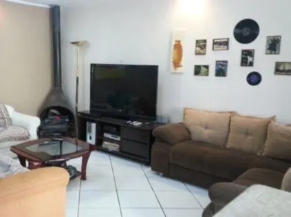 Imagem Casa para Venda - 330m², 5 dormitórios, sendo 1 suites, 7 vagas - Menino Deus