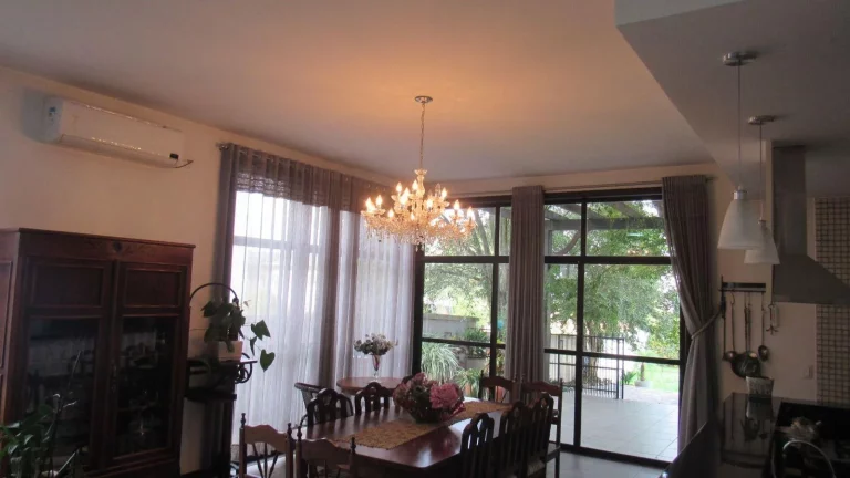 Imagem Casa para Venda em Concórdia, Centro, 4 dormitórios, 1 suíte, 3 banheiros